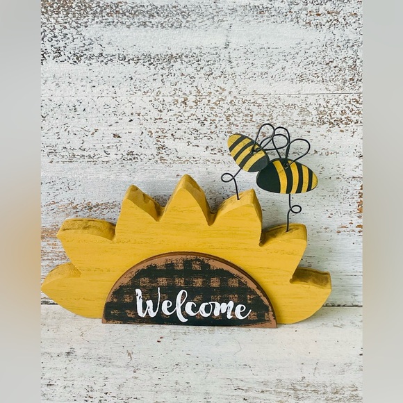 *Distressed Wooden “Welcome” Sunflower Shelf Sitter with Bees - Picture 7 of 13